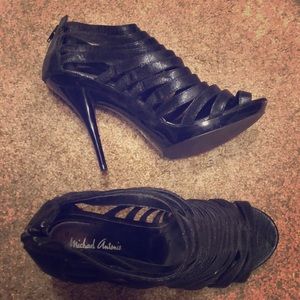 Blk Gladiator strap heels. Michael Antonio - SZ 10
